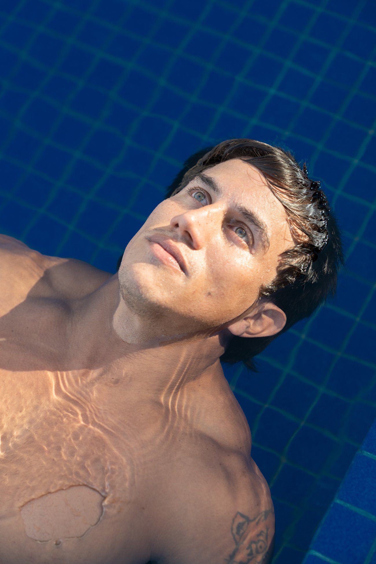 Portrait of a HAVN member by the pool